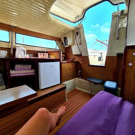 Hotel en barco Boat Night Sarafovo